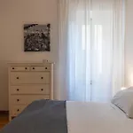 Accogliente E Colorato, A Pochi Passi Dal Colosseo - Fromhometorome