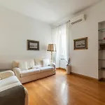 Accogliente E Colorato, A Pochi Passi Dal Colosseo - Fromhometorome