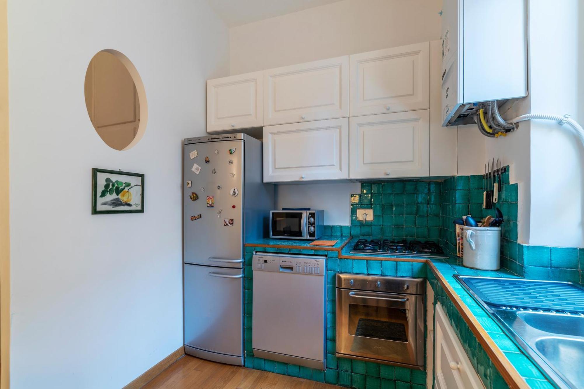 Apartment Accogliente E Colorato, A Pochi Passi Dal Colosseo - Fromhometorome *