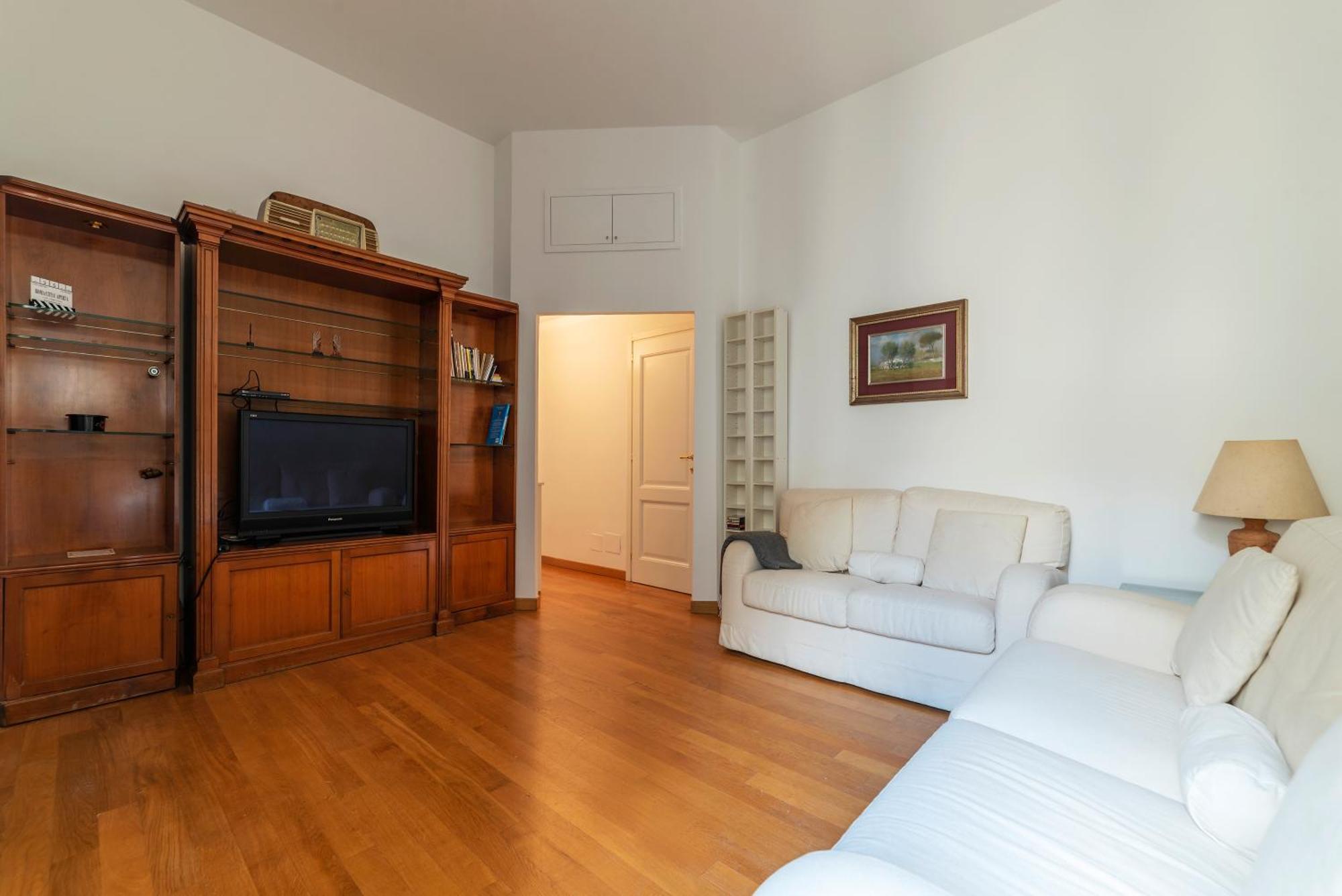 Apartment Accogliente E Colorato, A Pochi Passi Dal Colosseo - Fromhometorome Rom