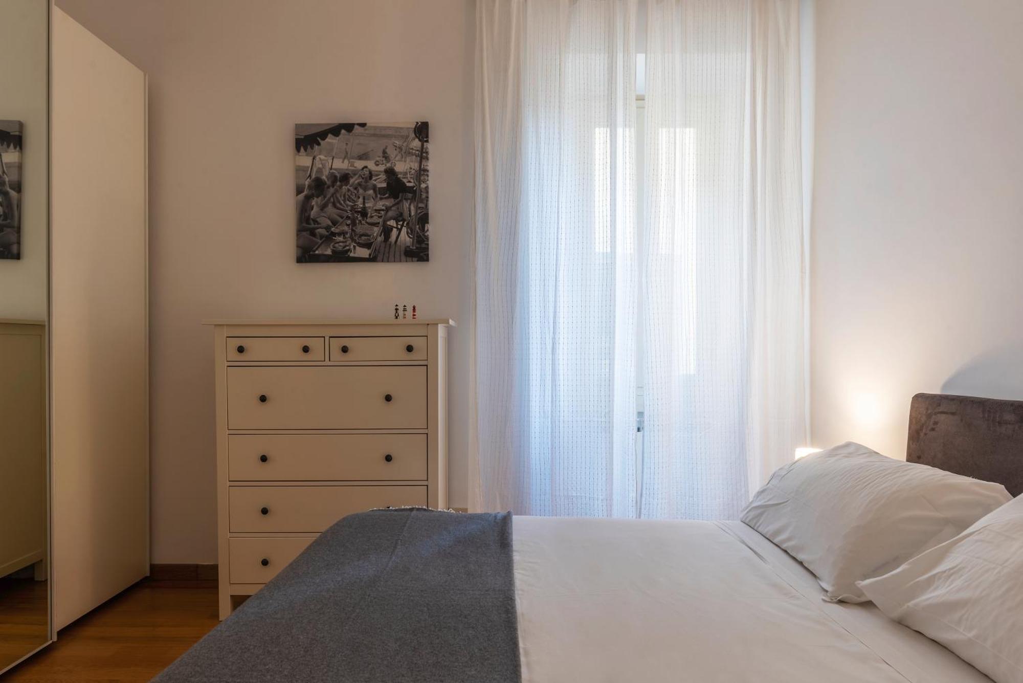 Accogliente E Colorato, A Pochi Passi Dal Colosseo - Fromhometorome Apartment Rom