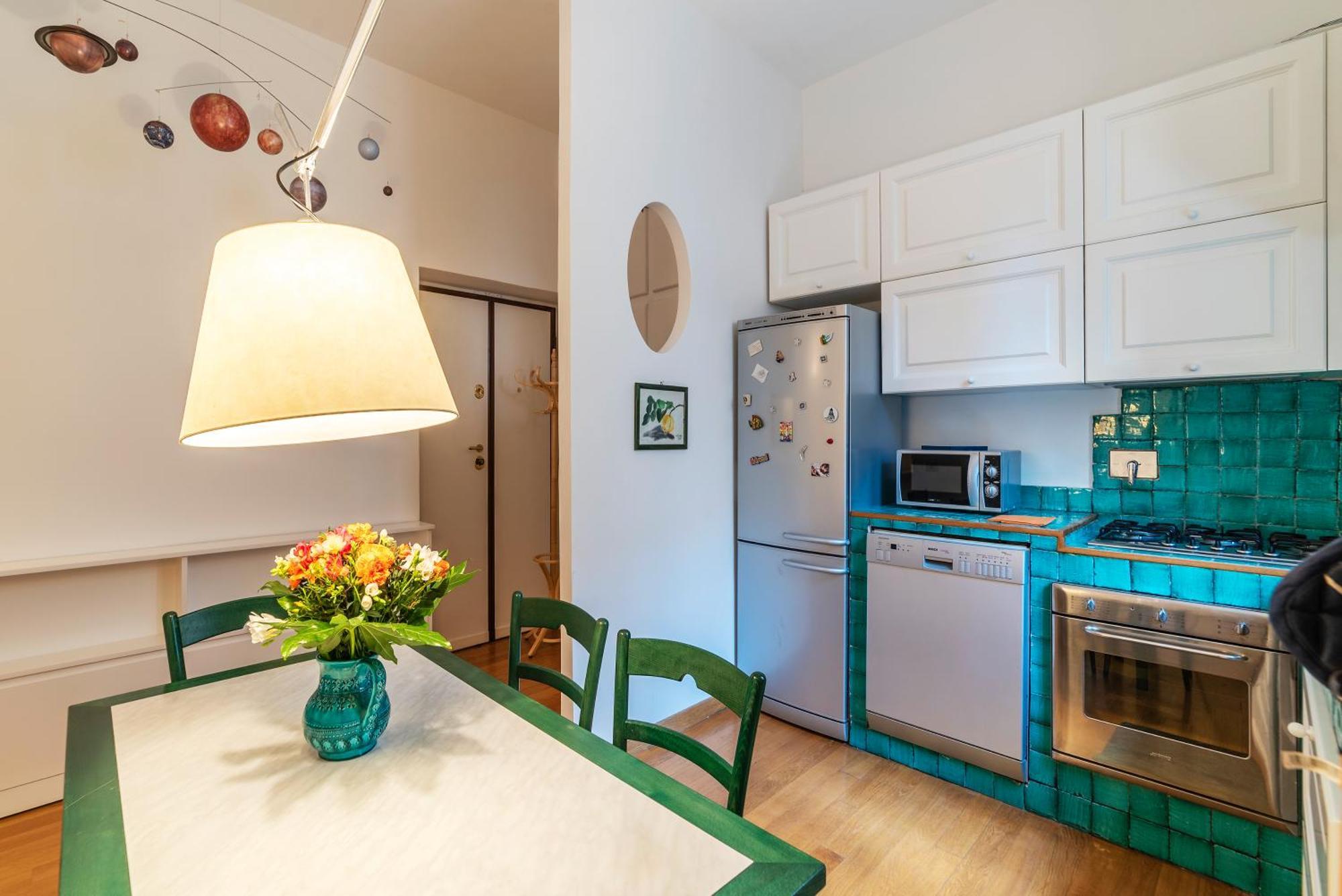 Accogliente E Colorato, A Pochi Passi Dal Colosseo - Fromhometorome Apartment *