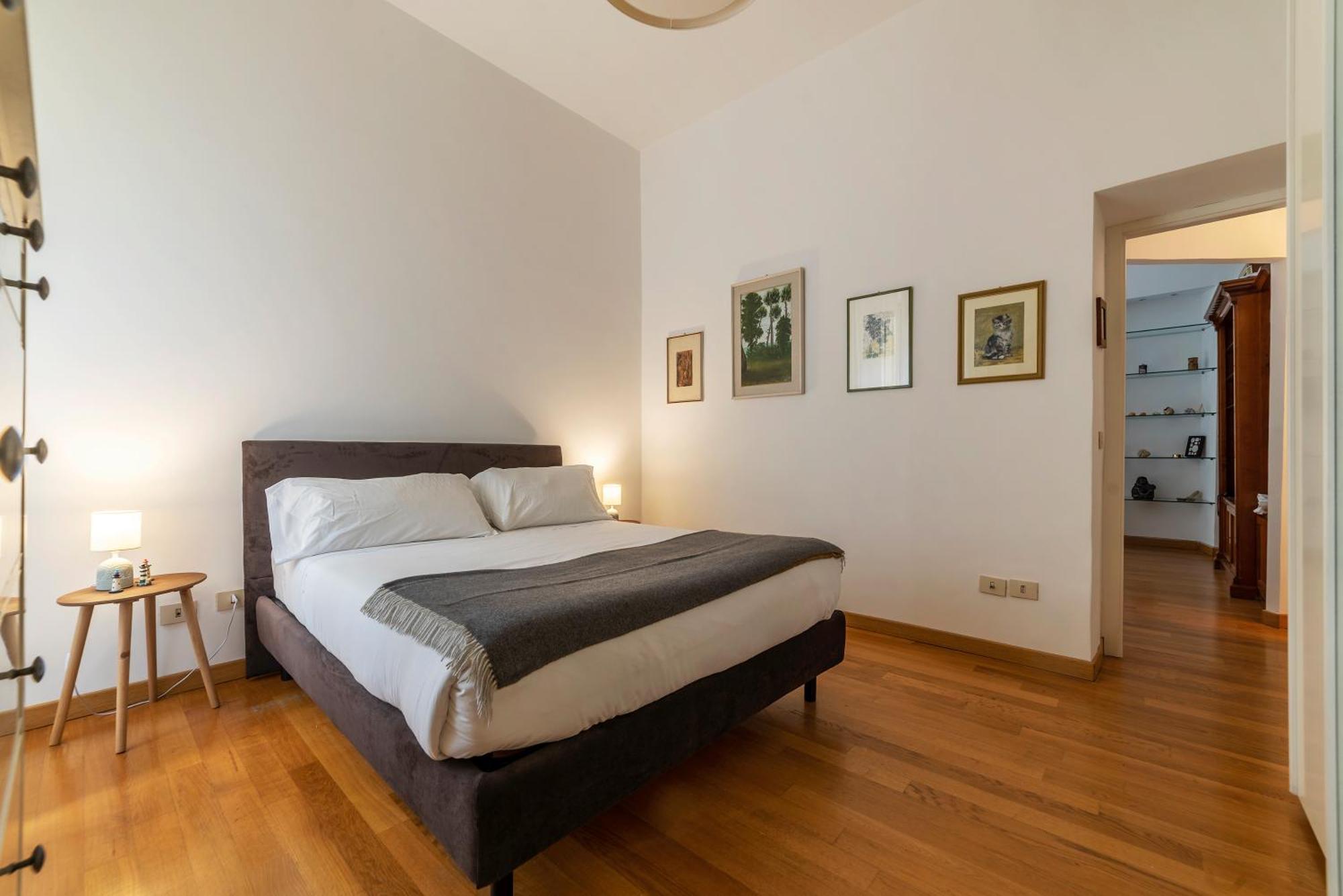 Accogliente E Colorato, A Pochi Passi Dal Colosseo - Fromhometorome Apartment Rom