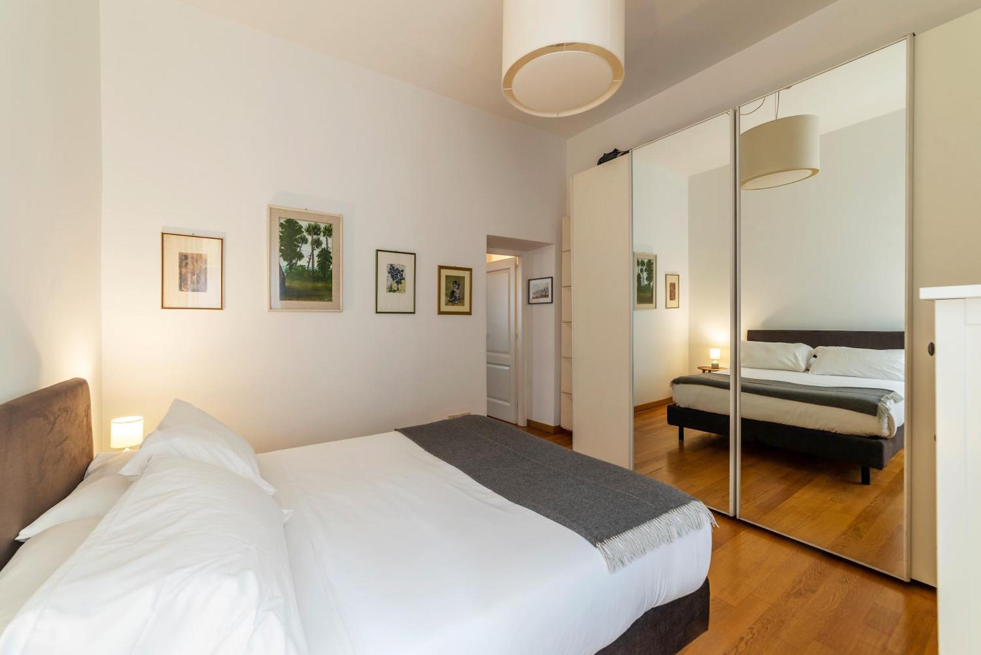 Apartment Accogliente E Colorato, A Pochi Passi Dal Colosseo - Fromhometorome *